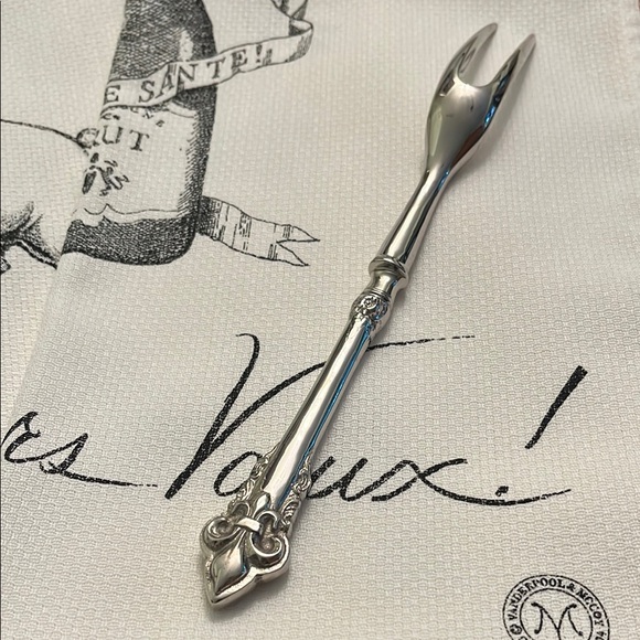 Silver Serving Fork with Fleur De Lis Design - Picture 2 of 3
